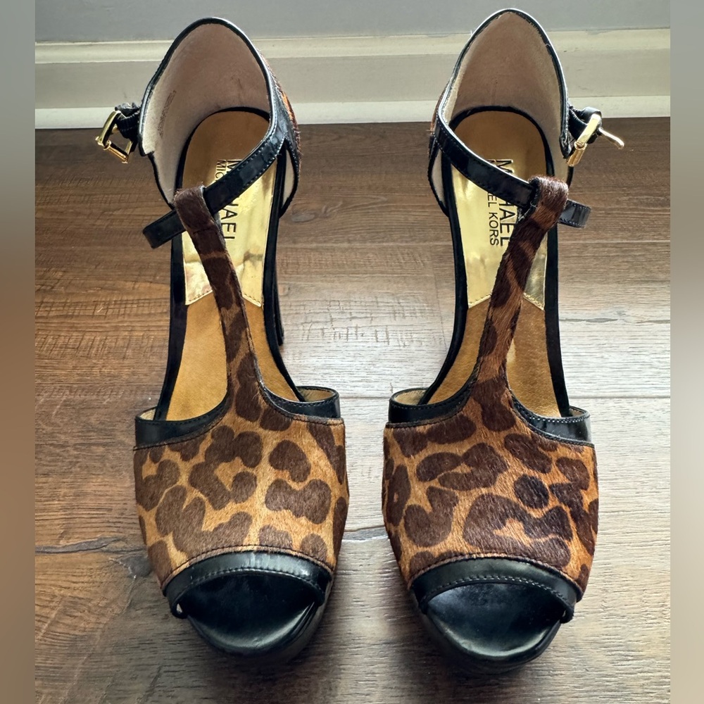 Michael Kors ~ Used Winona Natural/Black Platform Size 7.5